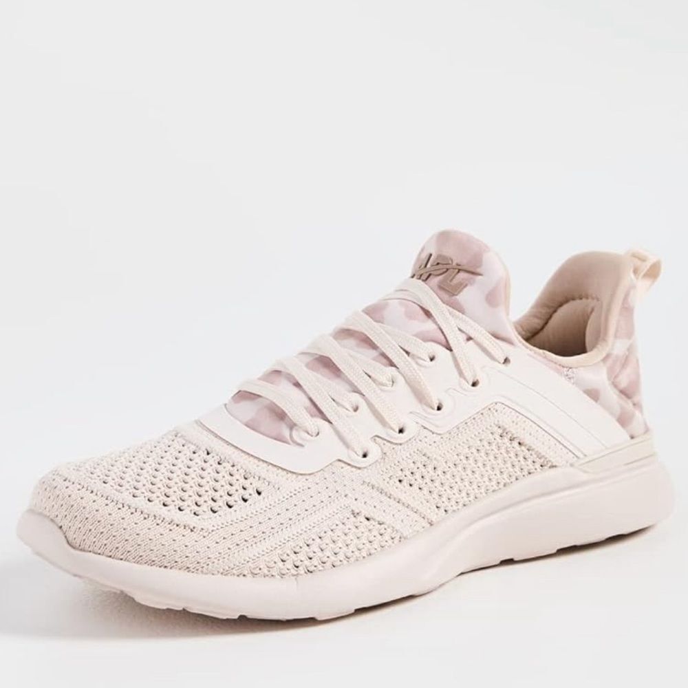 APL: Athletic Propulsion Labs Women's Techloom Tracer Sneakers sz8